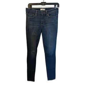 ⭐️ Women’s Abercrombie & Fitch Skinny Jeans. Size 4R 27X31
